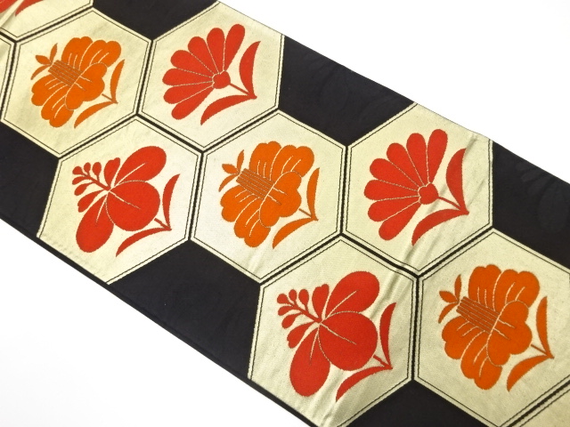 アンティーク　亀甲繋ぎに菊・椿模様織り出し袋帯（着用可）